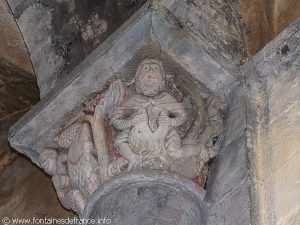 Chapiteau évoquant Samson et le lion