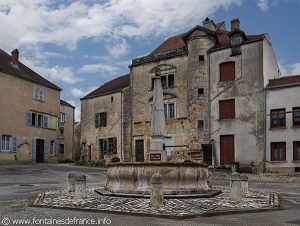 La Fontaine Place des Halles