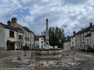 La Fontaine Place des Halles