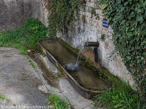 La Fontaine rue de la Charrière