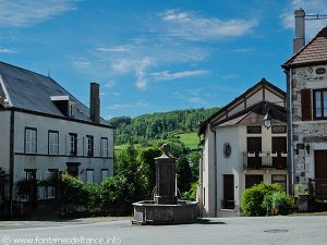La Fontaine rue de la Fontaine