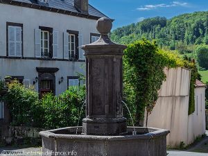 La Fontaine rue de la Fontaine