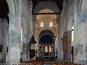 La nef de l'église St-Ménélée