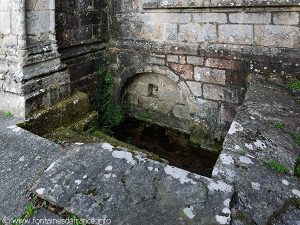 La Fontaine dédiée à St-Demet