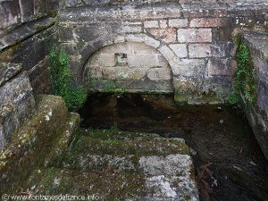 La Fontaine dédiée à St-Demet