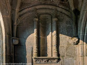 Niche du Porche sud de l'église St-Demet