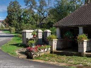 La Fontaine et le Lavoir