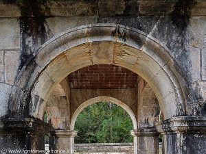 La Fontainre rue de la Fontaine à Cubry