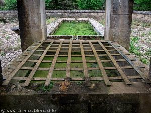 La Fontainre rue de la Fontaine à Cubry