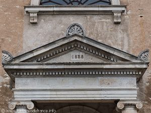 Fronton de l'église St-Ferréol et St-Ferjeux