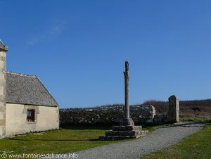 La Croix de l'enclos de la Chapelle St-They