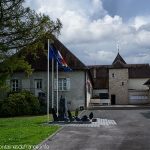 Monument dans la cour de la Mairie