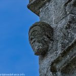Personnage sculpté sur le clocher