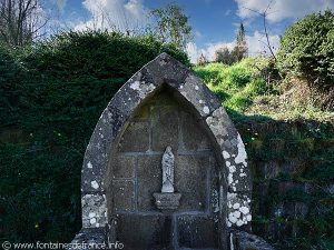 La Fontaine de la Chapelle St-Guénolé