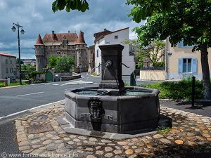 La Fontaine Place Pallet