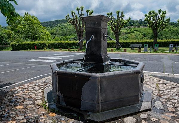 La Fontaine Place Pallet