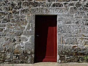 Inscrition porte de la sacristie