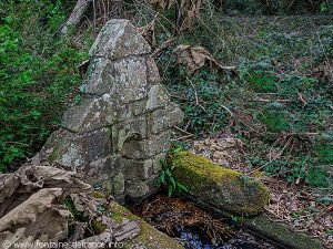 Fontaine Chapelle N-D du Vray- Secours