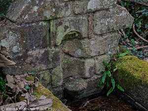 Fontaine Chapelle N-D du Vray- Secours