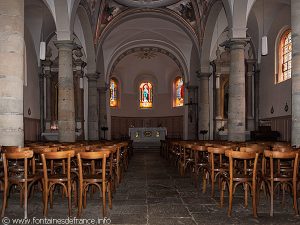Nef de l'église de la Nativité N-D