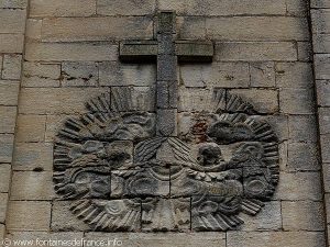 Sculture sur porche de de l'église St-Martin de Vellexon
