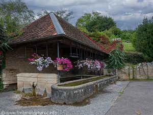 La Fontaine et le Lavoir