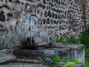 La Fontaine rue du Mal De Lattre