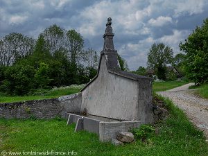 La Fontaine rue des Bacauds