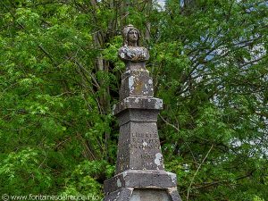 La Fontaine rue des Bacauds