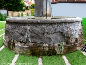 La Fontaine Place du désert