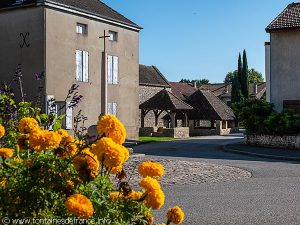 Fontaine et lavoir de Vieil Moulin