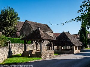 Fontaine et lavoir de Vieil Moulin