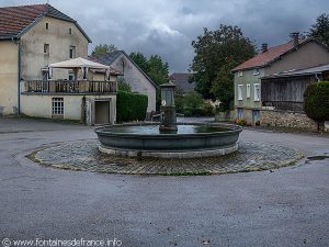 La Fontaine Place de la Froterie