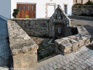La Fontaine St-Théleau ou St-Delo