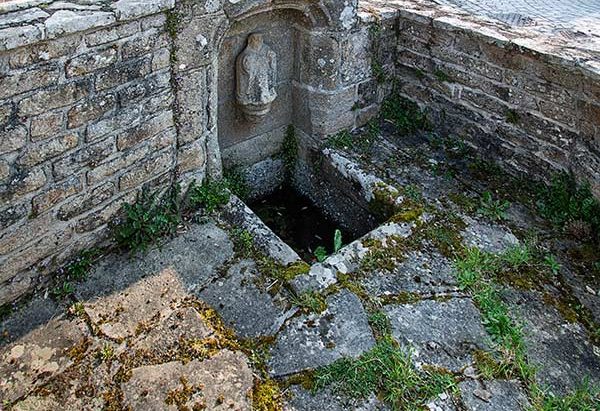 La Fontaine Saint-Delo ou Saint-Théleau