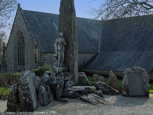rMonment aux morts de Plozévet
