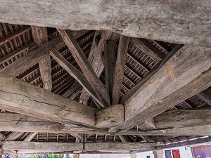 La charpente du lavoir d'Auvet