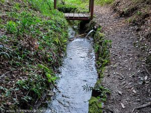 Fontaine-lavoir chemmin du Rupoez