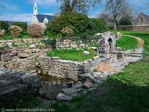 Fontaine en cours de restauration