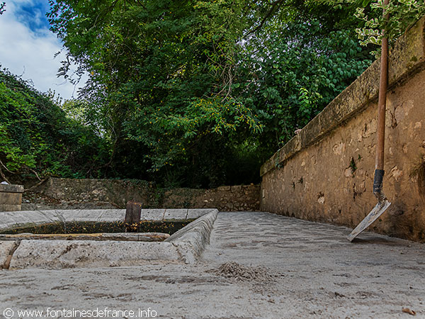 Restauration fontaine de Monpazier